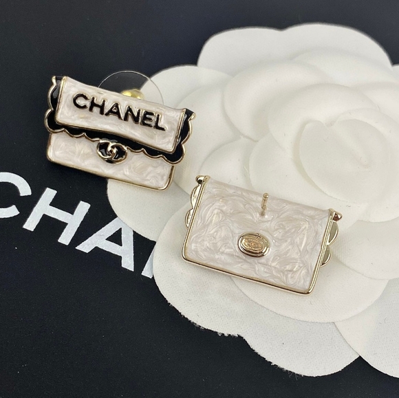 Chanel earrings - Picture 9 of 10